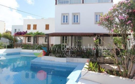 For Sale Triplex Detached Villa with swimming pool in bodrum center